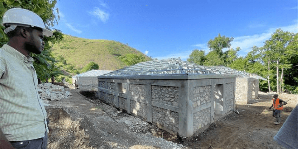 construction en cours abris communautaire despas